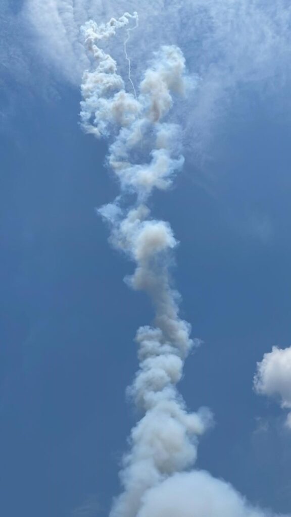 ロケット祭り　ローイエット　打ち上げ後の煙　ヤーソートン