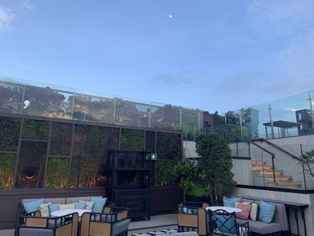 Yao Rooftop Bar