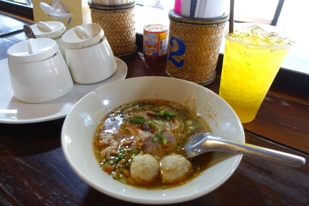 Hoi Kha Rim Nan Noodle