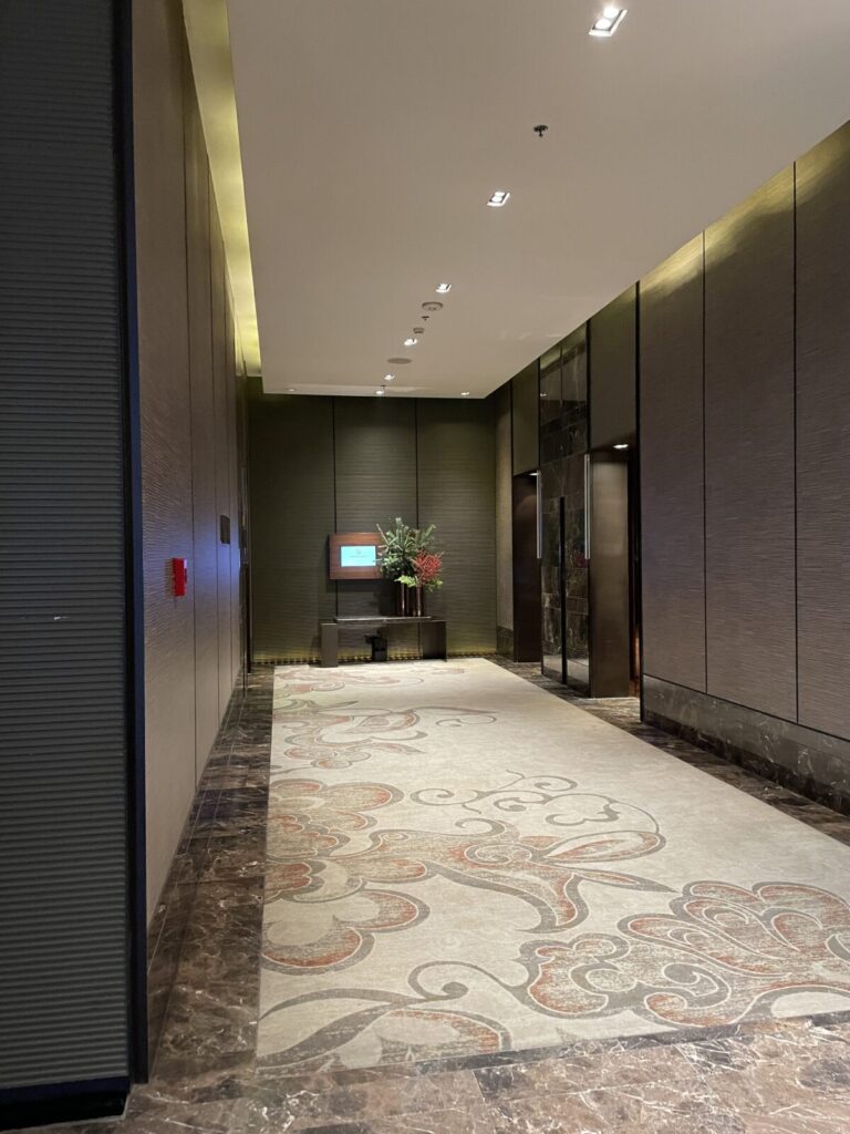 Okura Prestige Bangkok ホテルエントランス