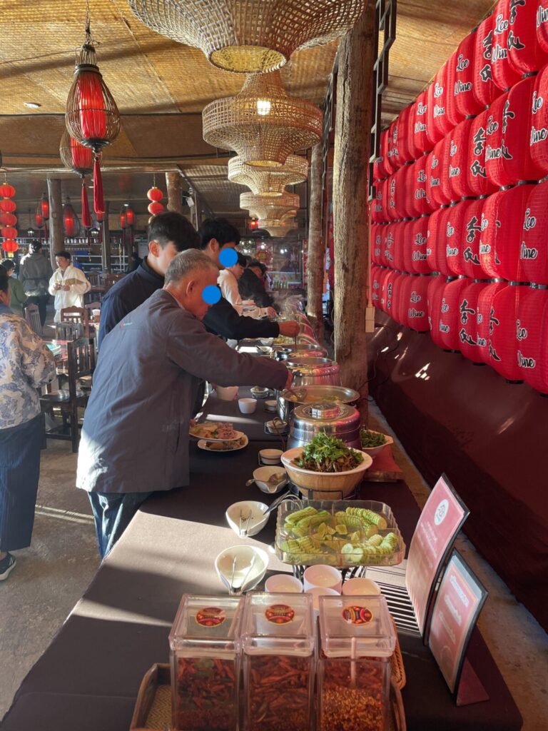 Lee Wine Rukthai Resort　レストラン　朝食