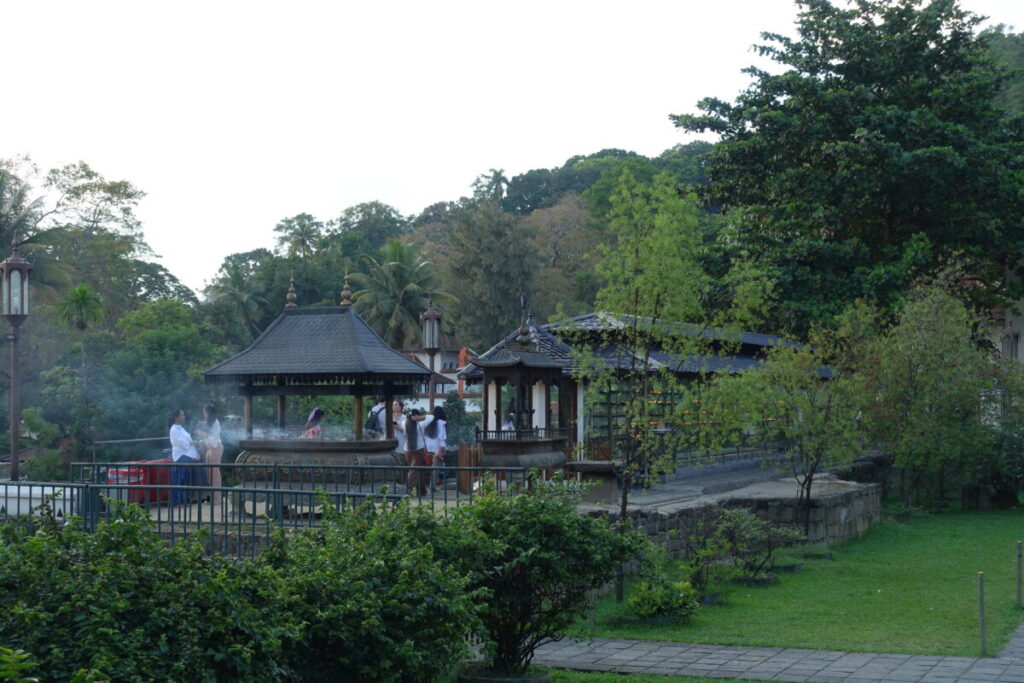 仏歯寺