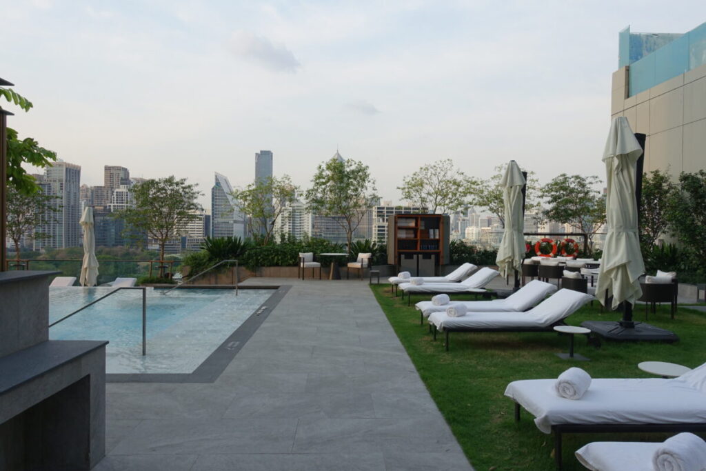 The Ritz-Carlton Bangkok プール