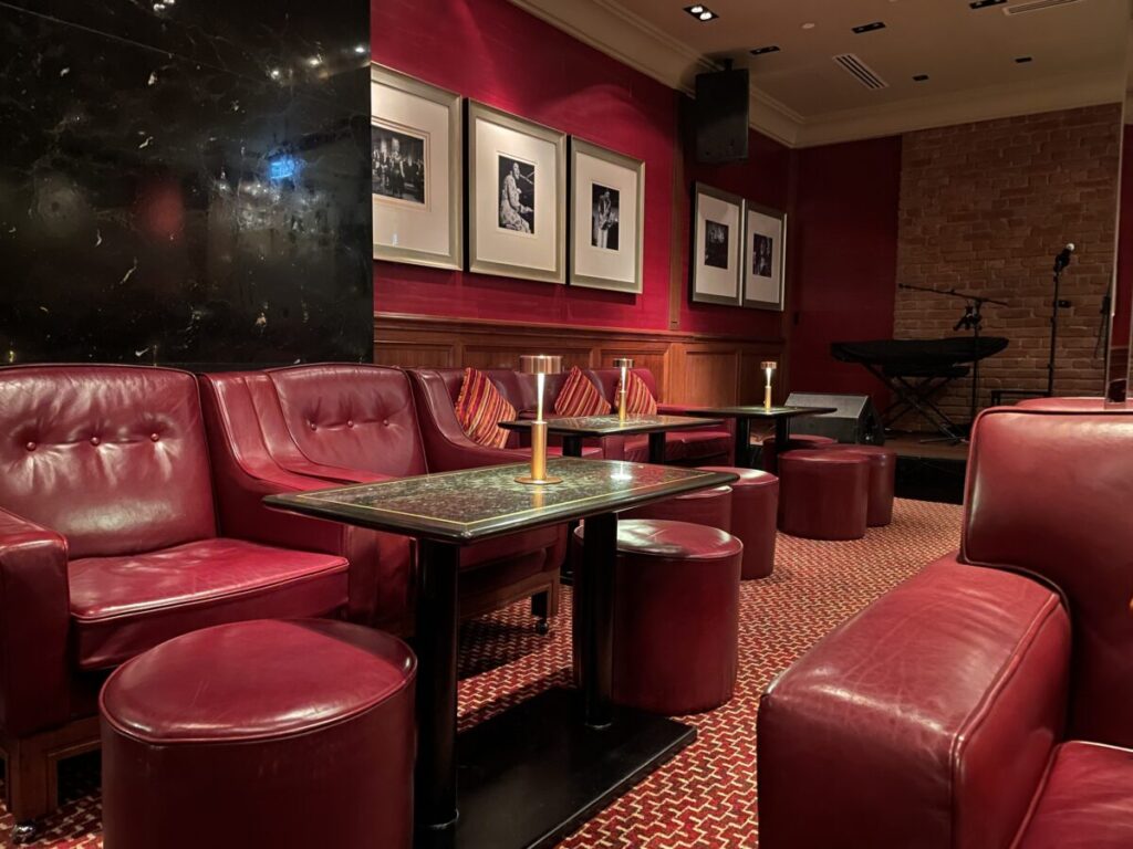 マンダリンオリエンタル香港　キャプテンズ・バー